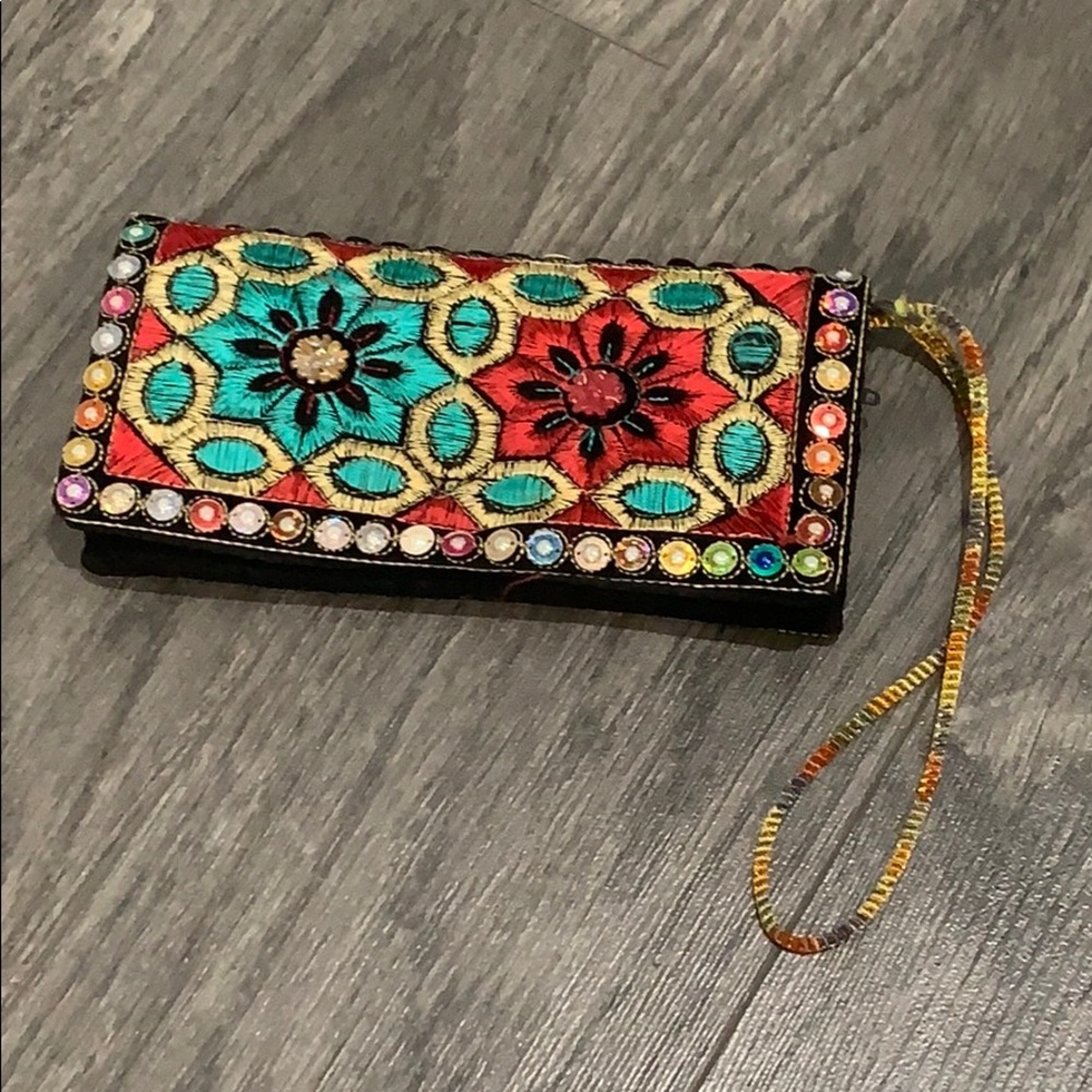 Cute wristlet!